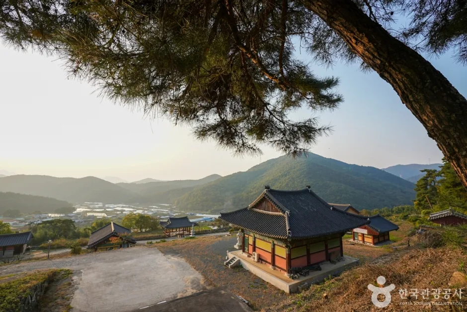 원효대사의 숨결을 따라가는 경산 산사 여행_경북_경산_반룡사_5.jpg
