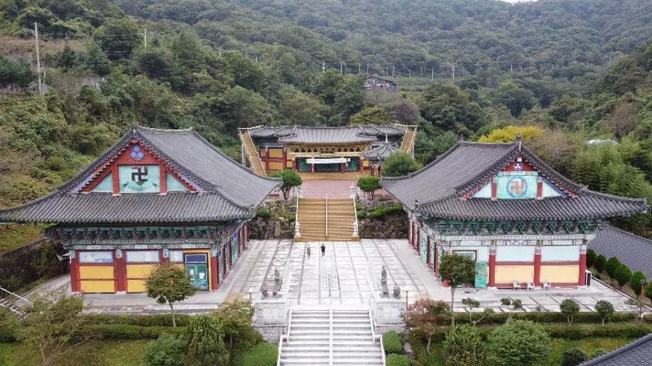경남_의령_수암사_내부.jpg