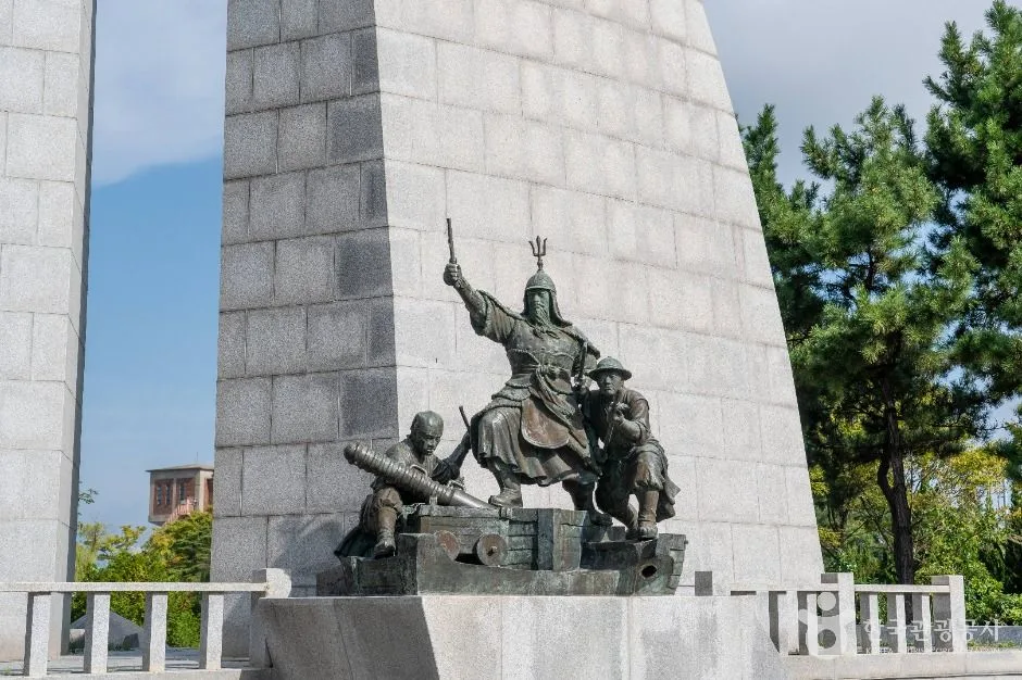 군산_진포대첩 기념탑 (4)